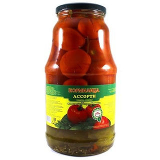 Ассорти Кормилица томаты,огурцы 1800мл